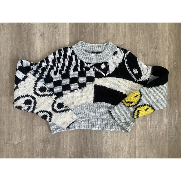 UO Lennon Jacquard Cropped Sweater S Smiley Skull Yin Streetwear Urban Outfitter - Picture 4 of 9